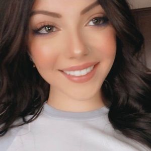 Meet your Posher, Jillian